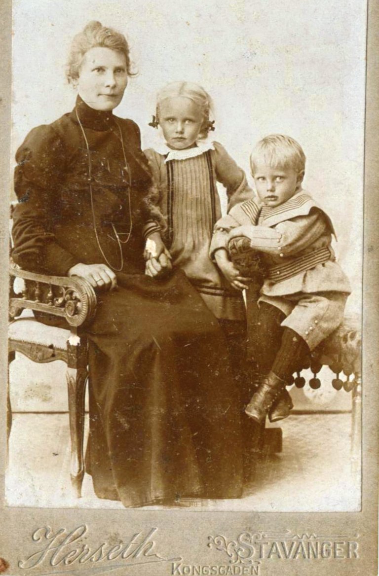Jorine_Magnhild_Karsten.jpg
