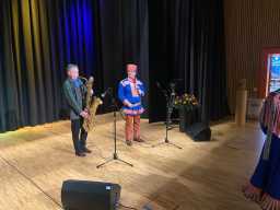 Kongens joik ble fremført av Ánte Mihkkal Gaup og Ville Søderbaum (saksofon)