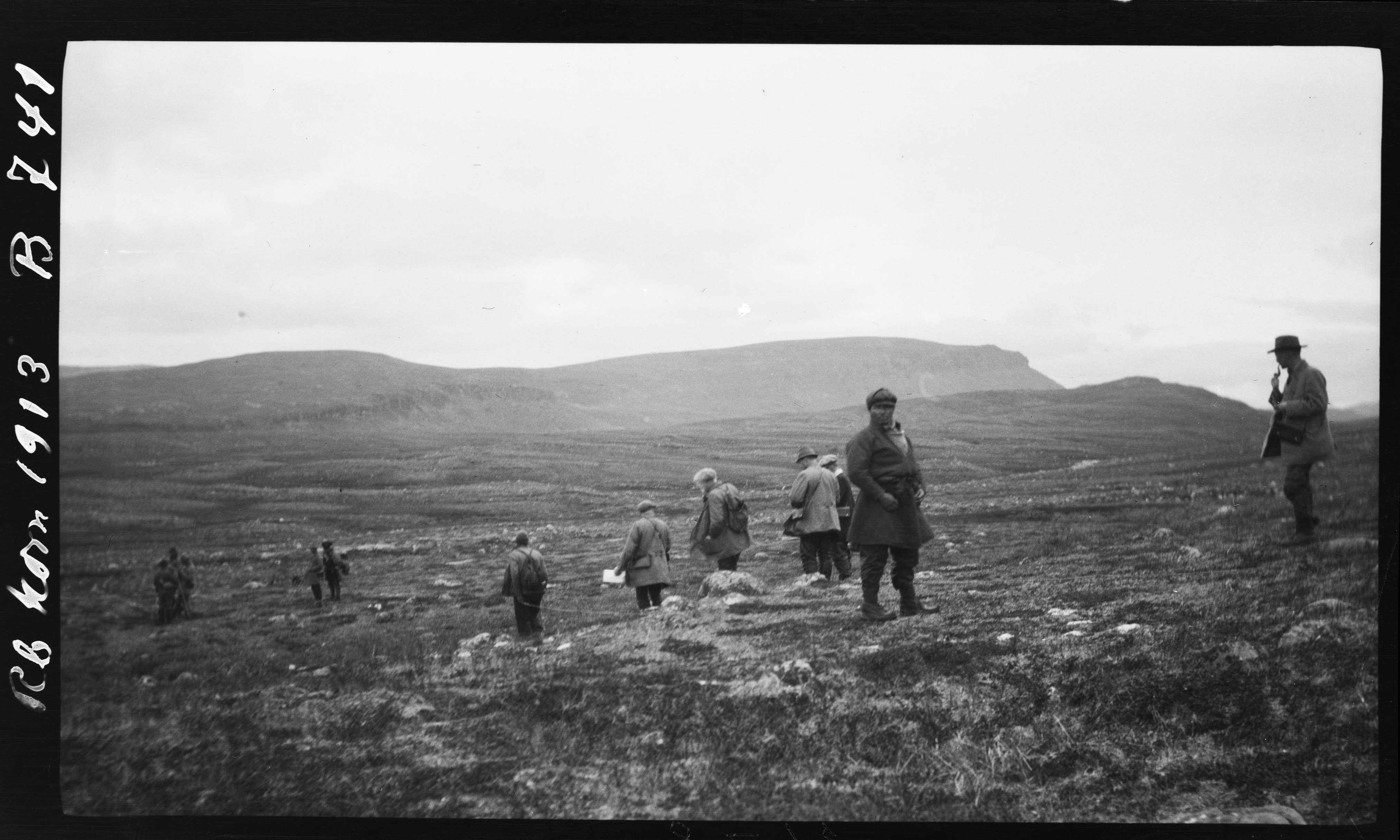 Original bildetekst: Taxering vid Bumandsberget. Arkiv: Reinbeitekommisjonen av 1913
