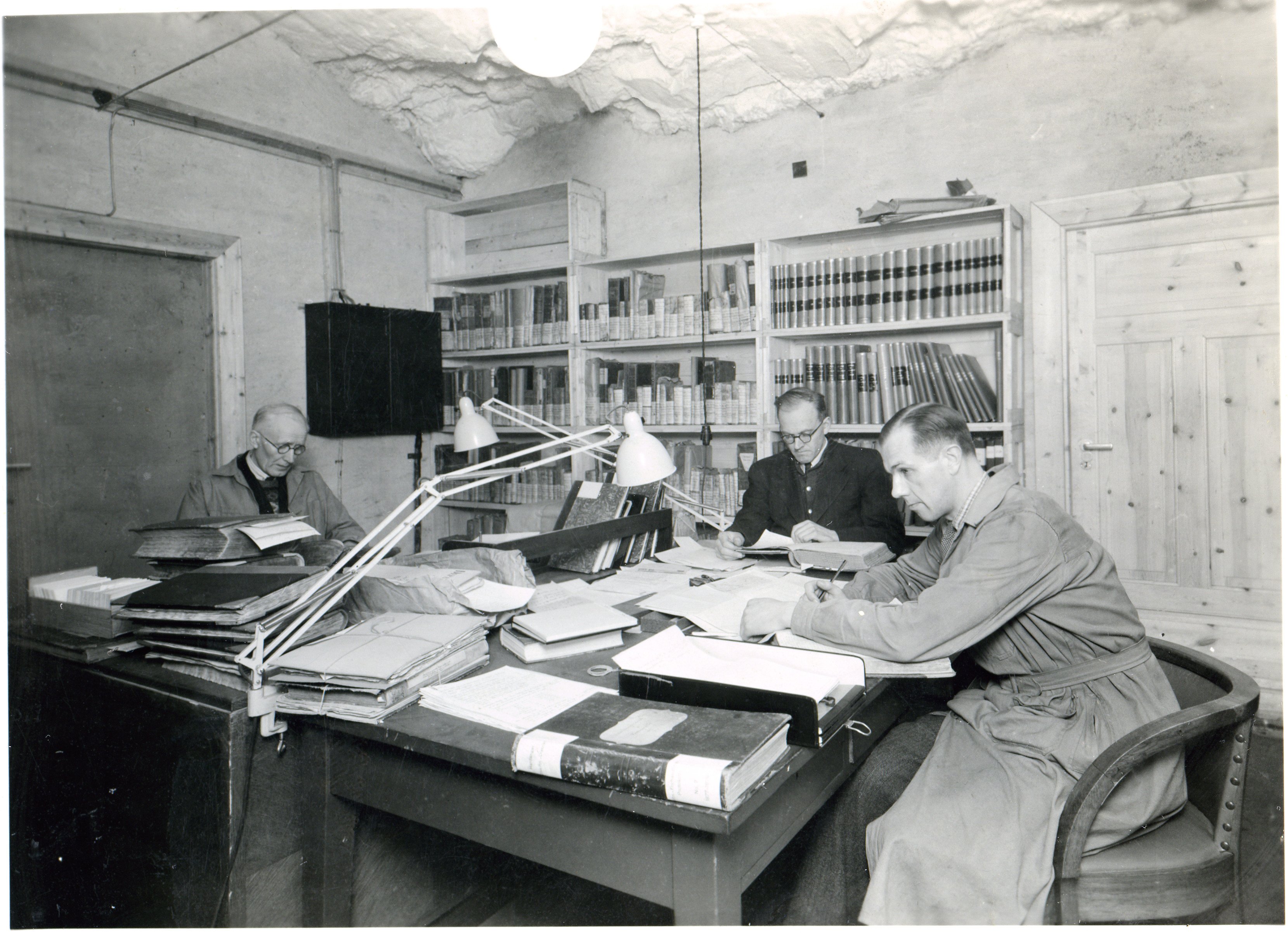 Statsarkivet i Kristiansand. Fra evakueringsperioden i Kongens Grube på Kongsberg, våren 1944.