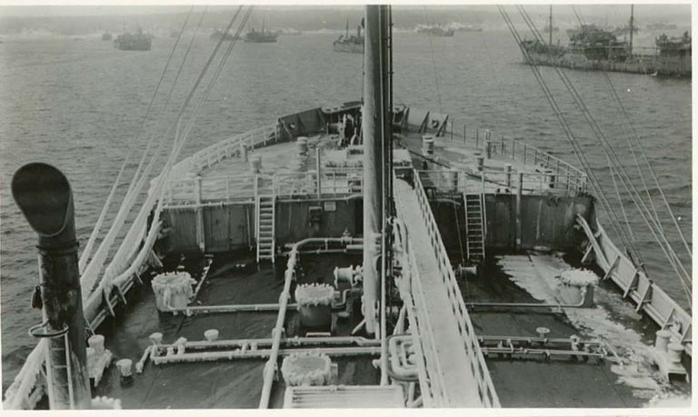 M/T Torshavet i konvoi i Nordatlanteren vinteren 1941/42. PA-1209 Uf-118