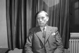Sverre Støstad (1887-1959), sosialminister.  PA-1209/Ub/45/L.3165