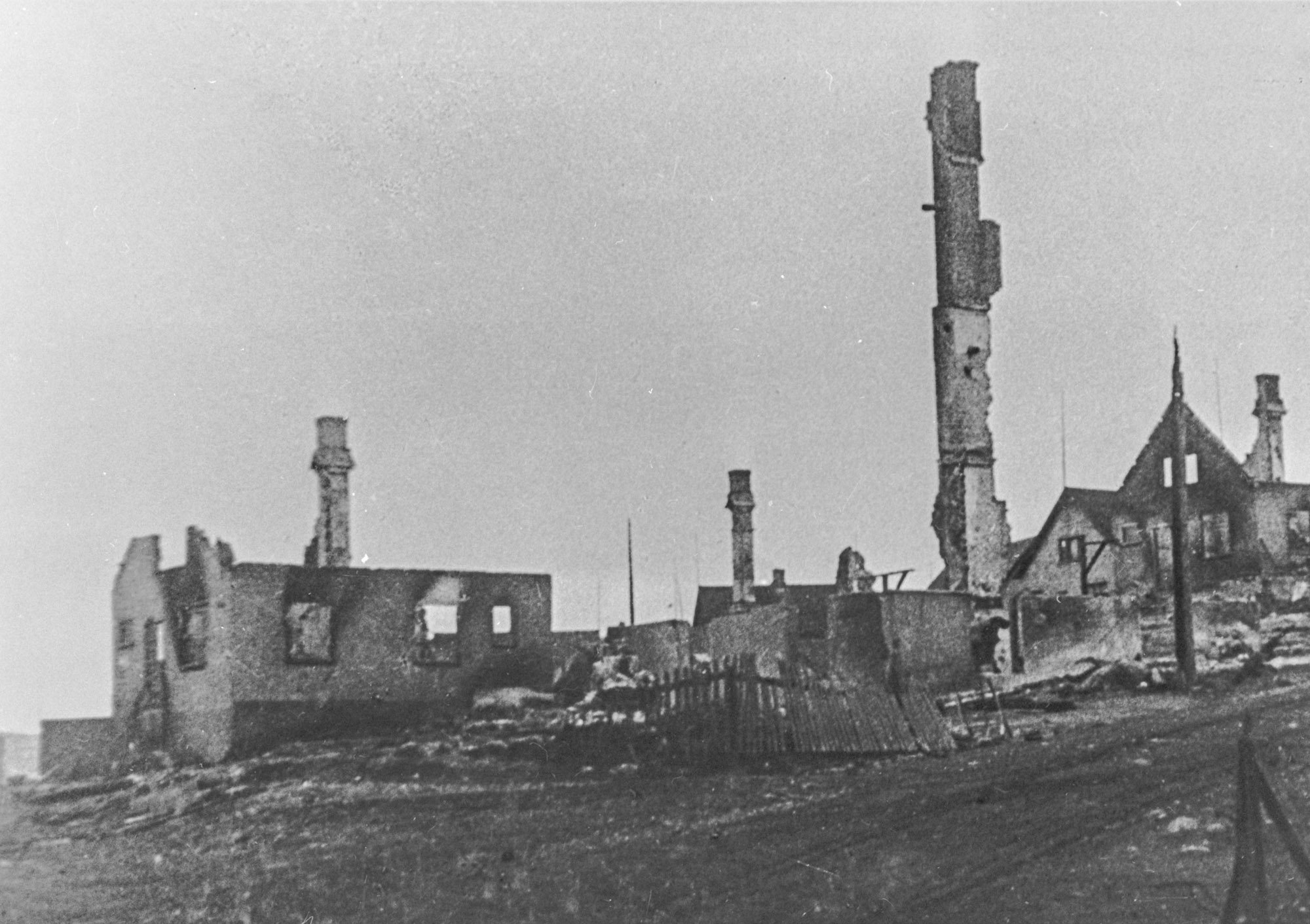 Nord-Norge: Hus i Kirkenes ødelagt av nazister i 1944