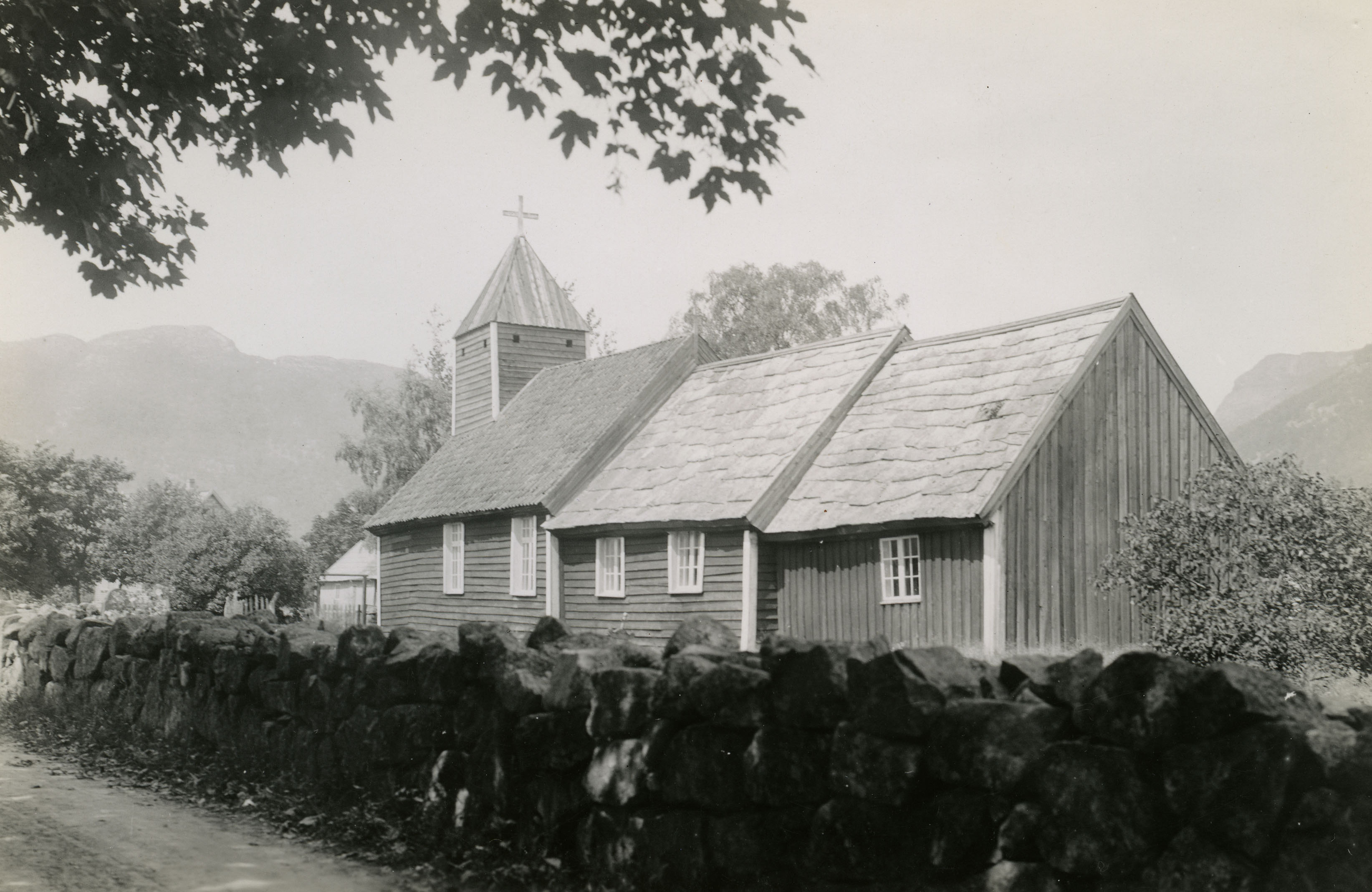 Årdal kyrkje