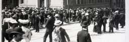 7. juni 1905, folkemengde utenfor Stortinget.