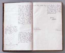 Protokoll fra første statsråd med Haakon 7. den 27. november 1905. Kongen erklærer at han på egne og sin sønn kronprins Olavs vegne frasier seg arveretten til den danske tronen, side 2 